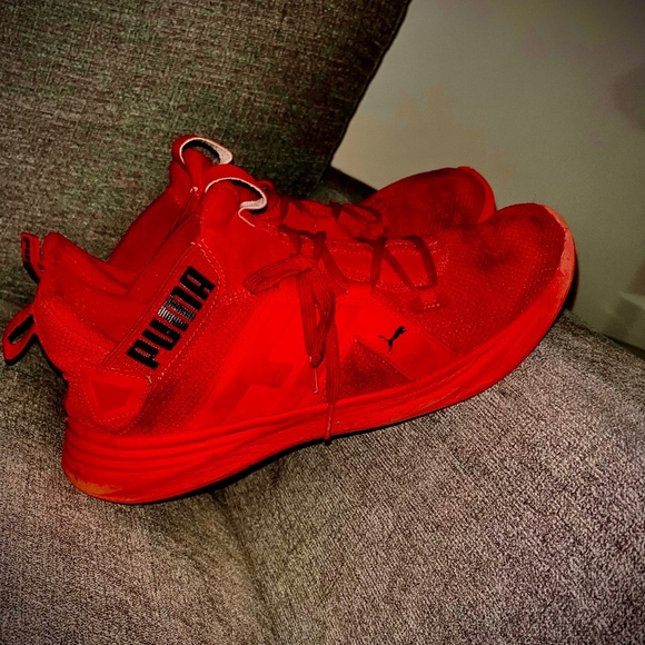 Puma Red on Red Classic Running Shoes. Size 10 - Picture 2 of 5